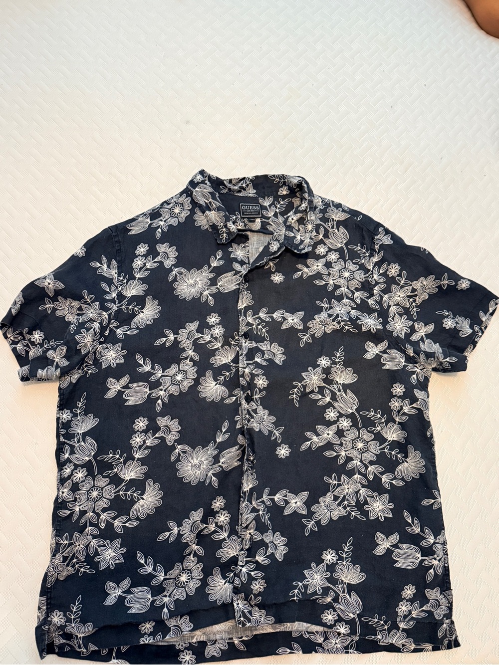 Guess Navy and White Floral Short Sleeve Button-Up Shirt
